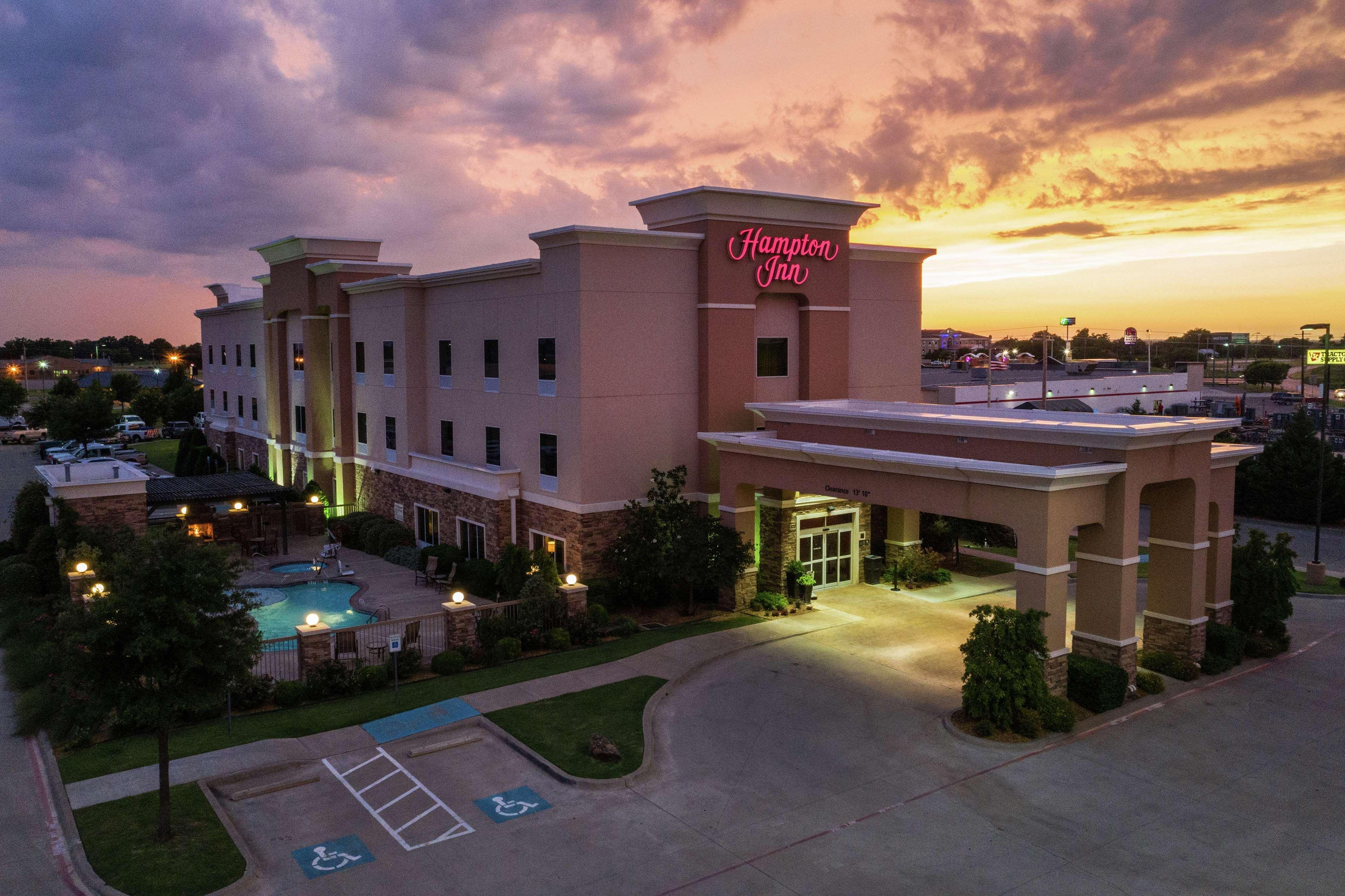 Hampton Inn Vernon Экстерьер фото