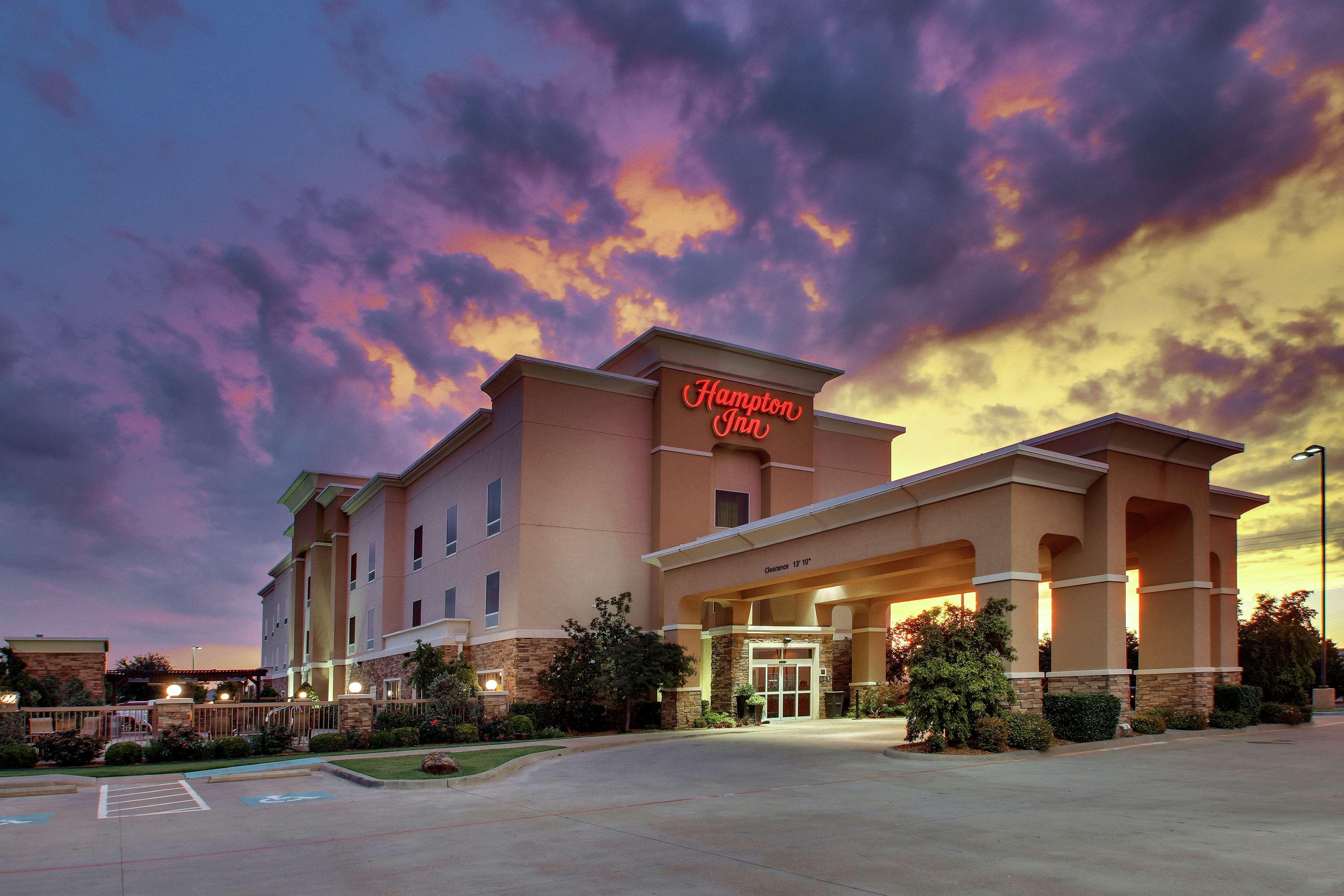 Hampton Inn Vernon Экстерьер фото