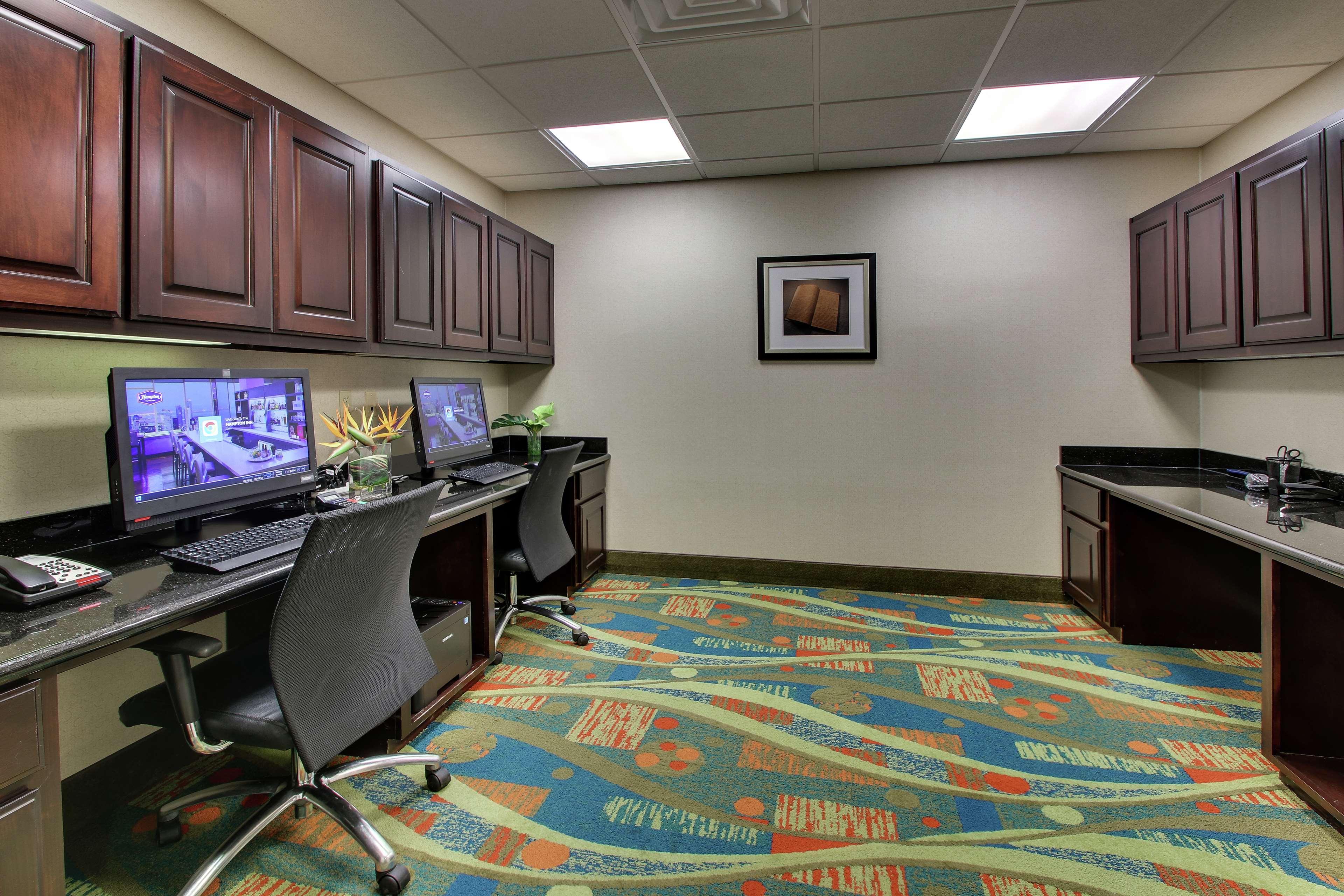 Hampton Inn Vernon Экстерьер фото