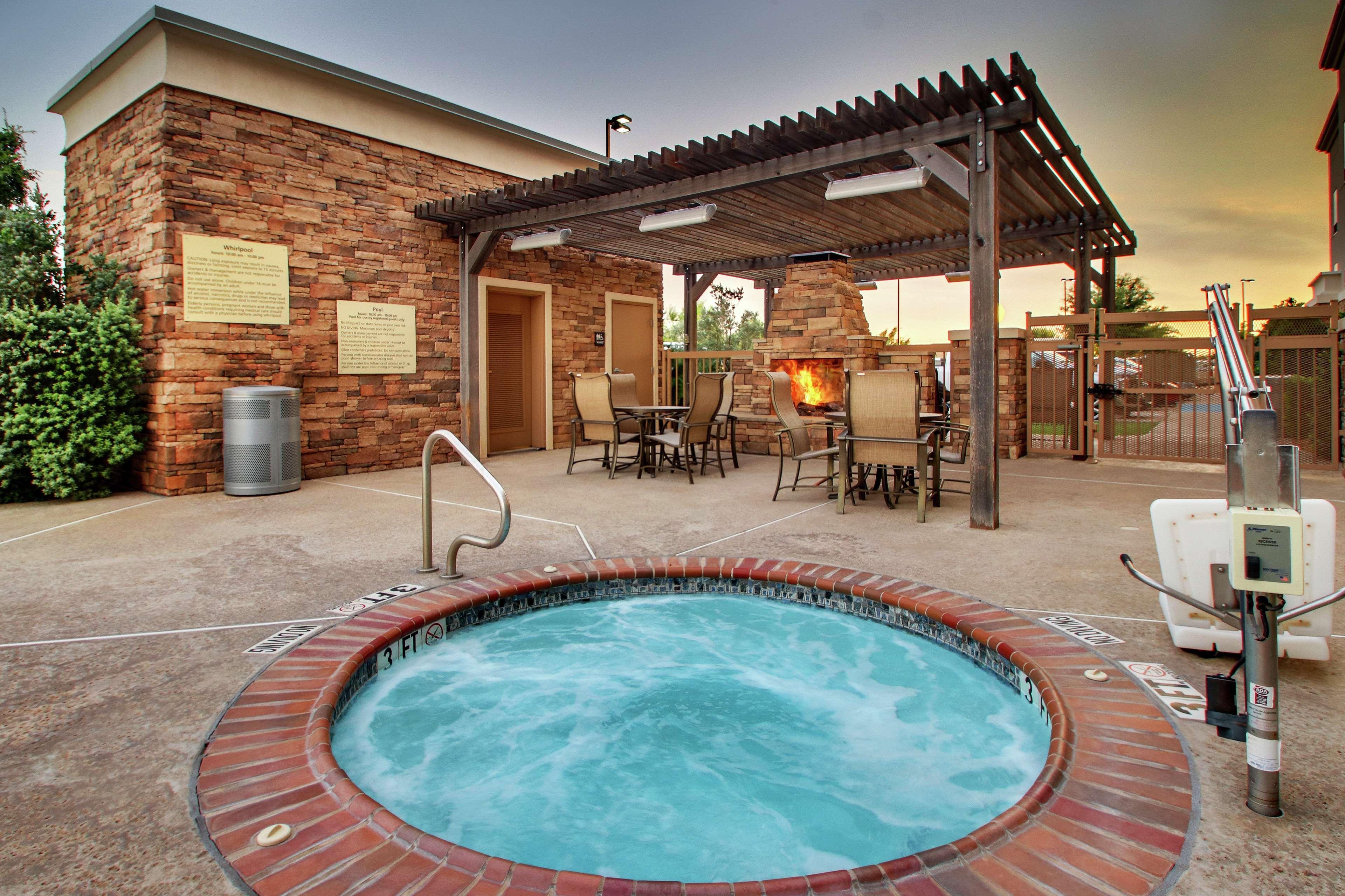 Hampton Inn Vernon Экстерьер фото