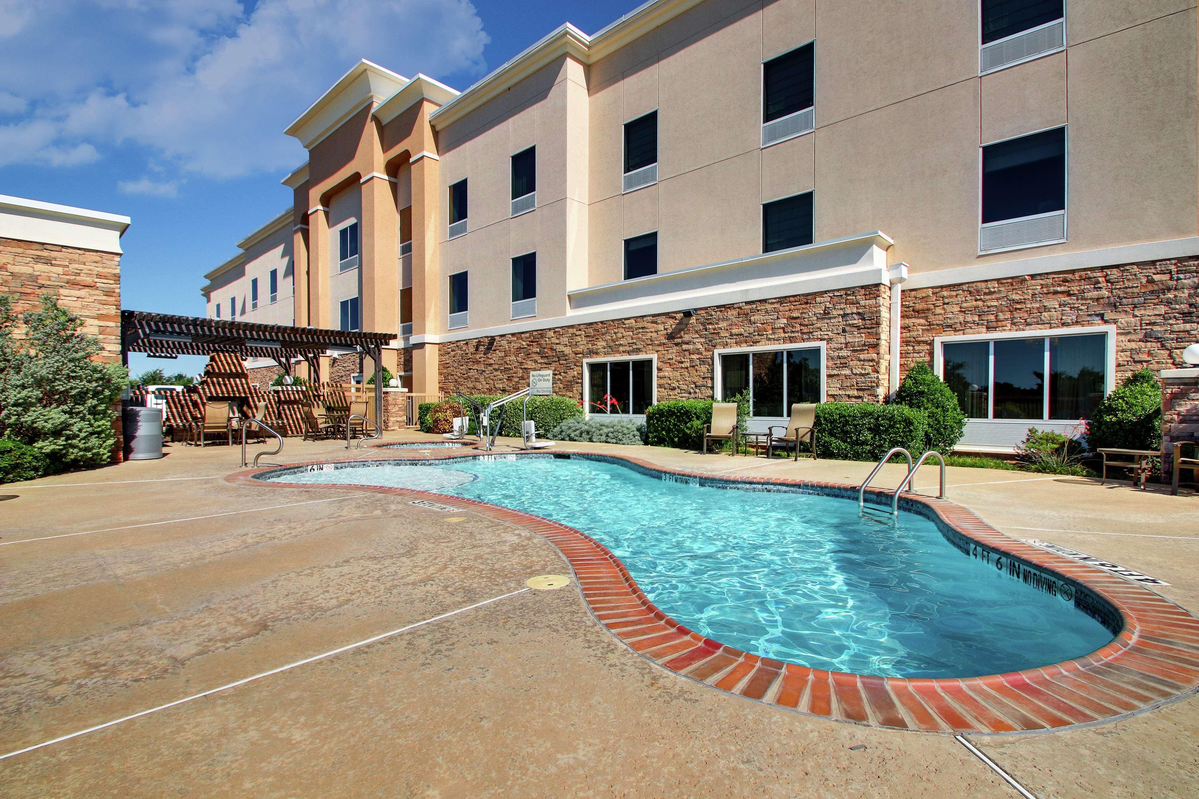 Hampton Inn Vernon Экстерьер фото