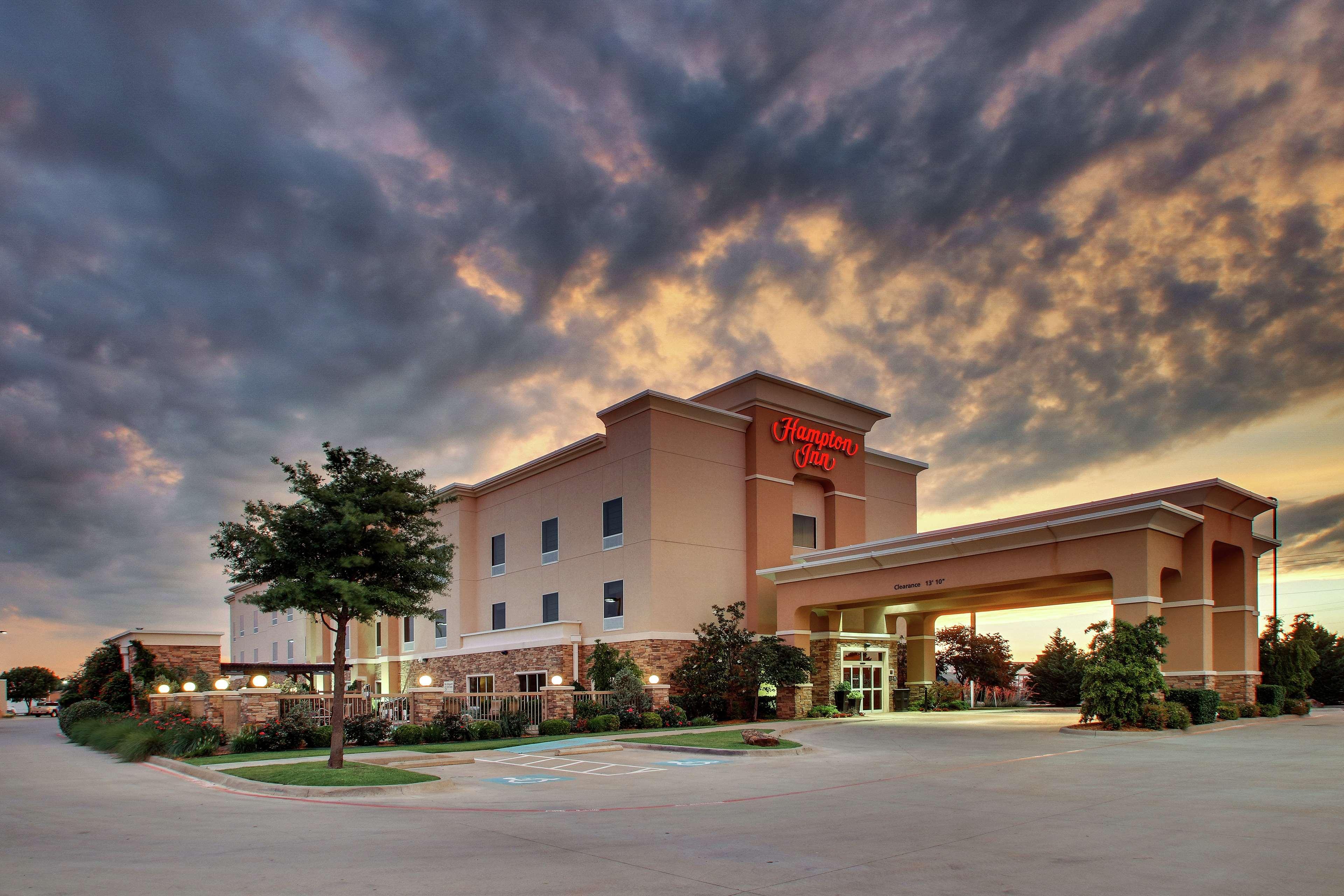 Hampton Inn Vernon Экстерьер фото