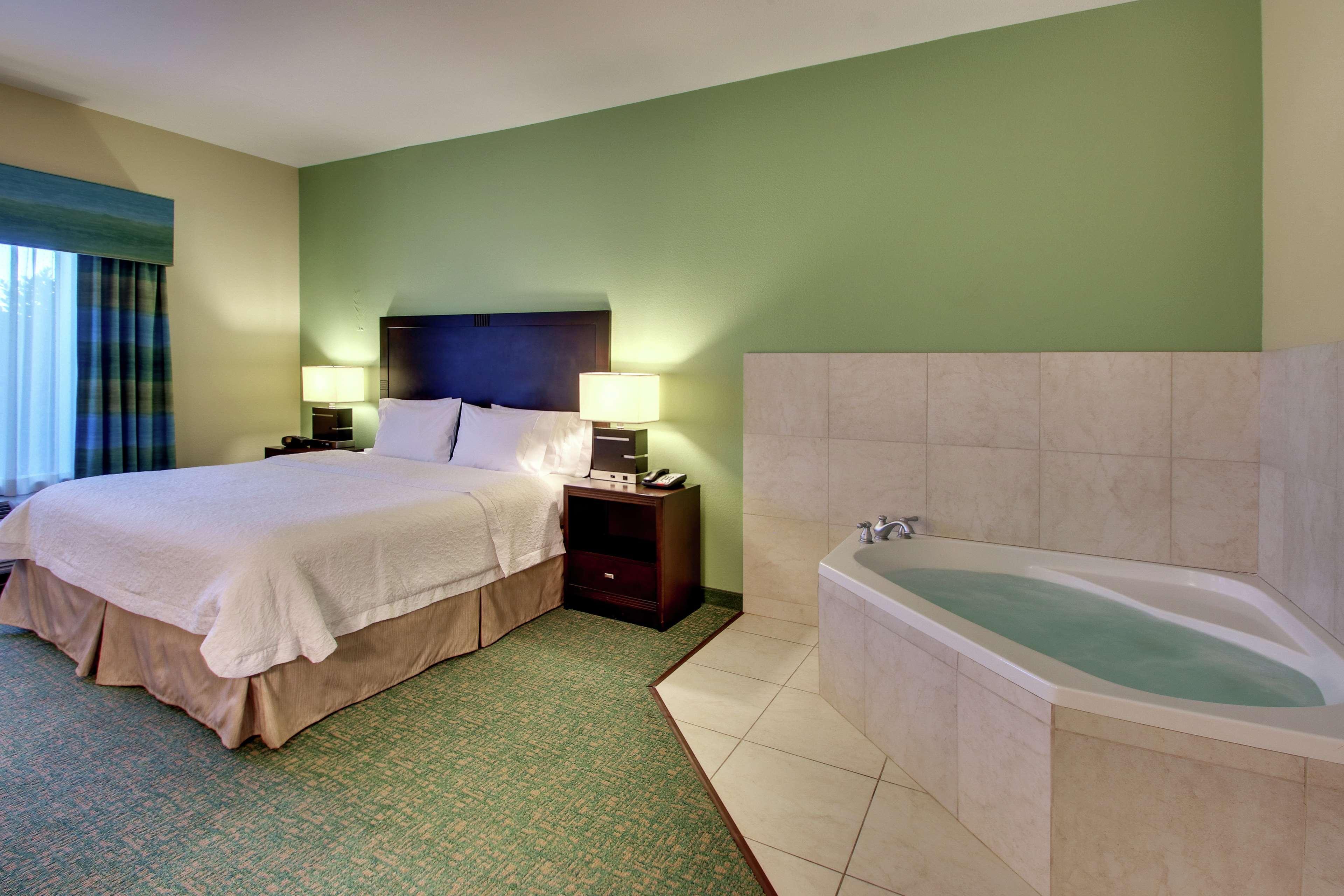 Hampton Inn Vernon Экстерьер фото